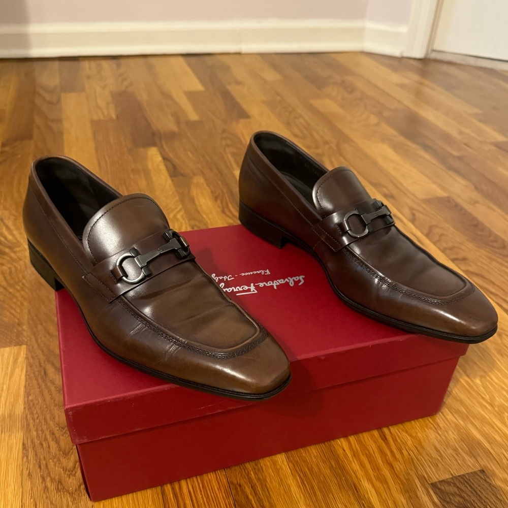 Excellent condition! Salvatore Ferragamo men’s horsebit loafers